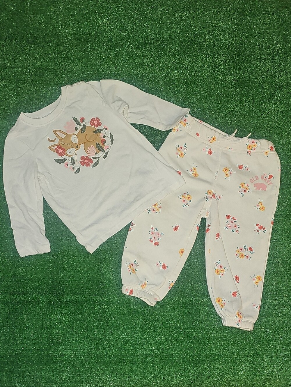 Old Navy Cream Floral /Deer Set